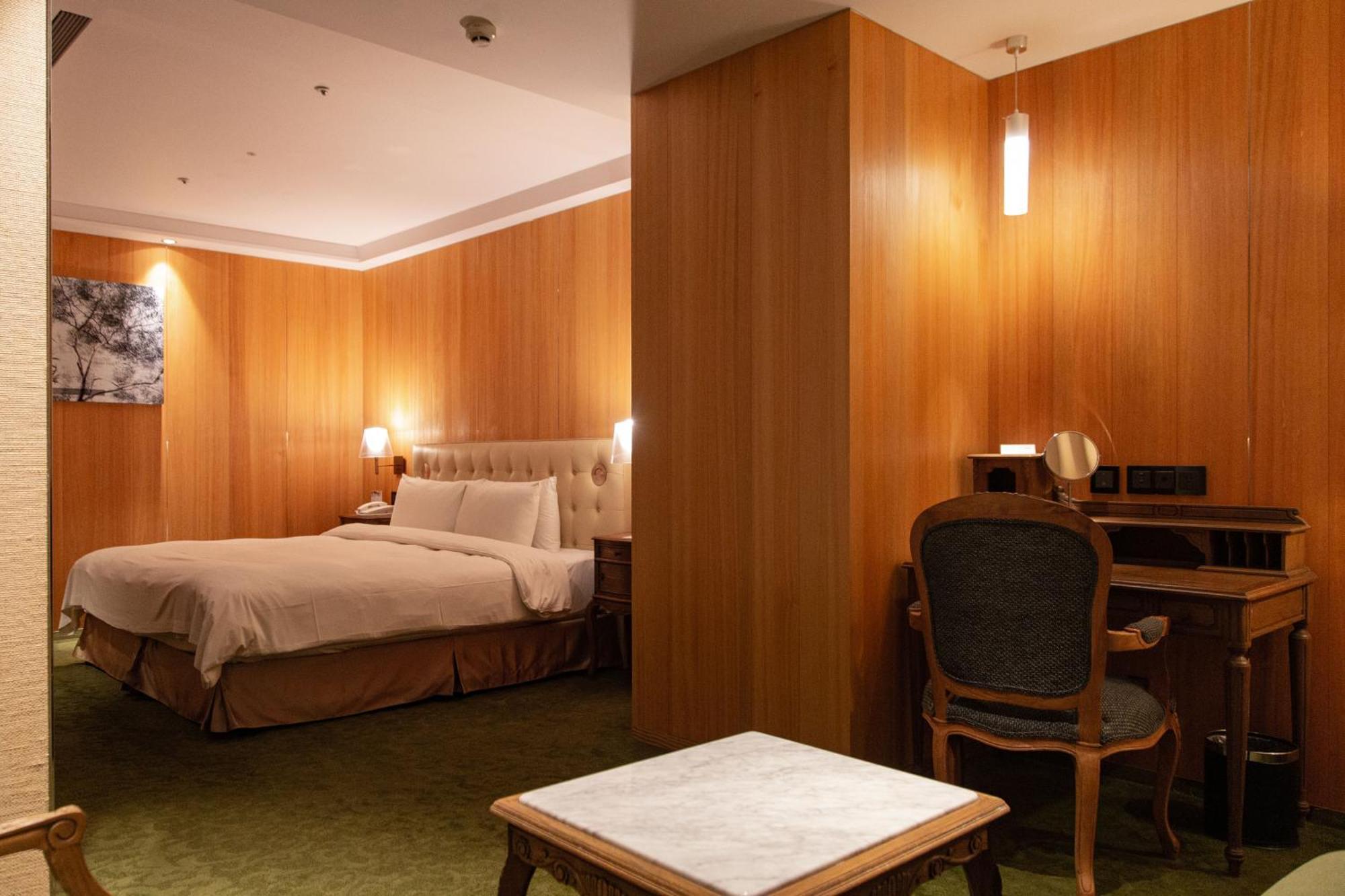 Inhouse Hotel Grand Taichung Exterior photo